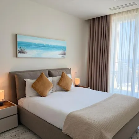 Mercury Tower By Dahlia Apartment *